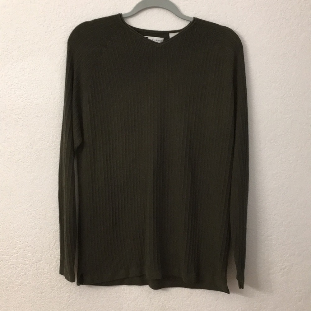 Bachrach sweater size medium